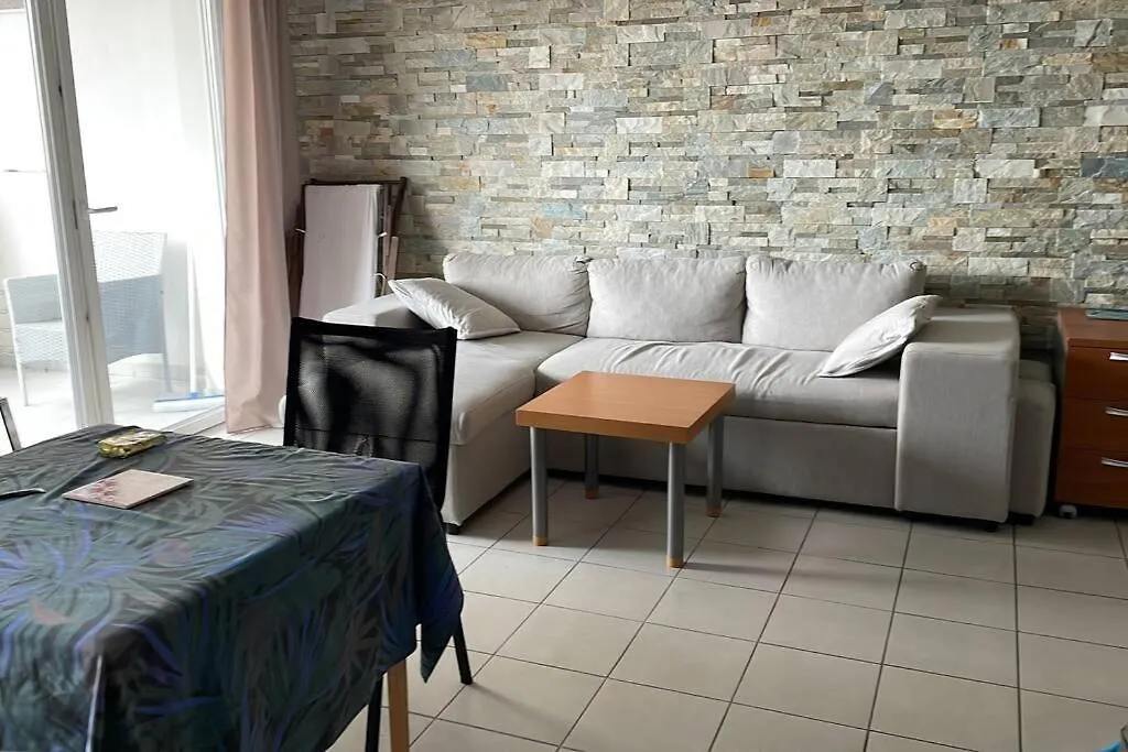 Chez Catherine Tres Beau Logement Tout Equipe Et Proche Des Transports Marseilles 0*,