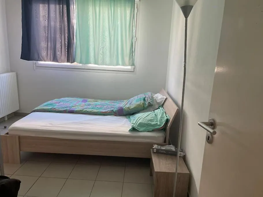 Chez Catherine Tres Beau Logement Tout Equipe Et Proche Des Transports Marseilles 0*,  Frankrijk