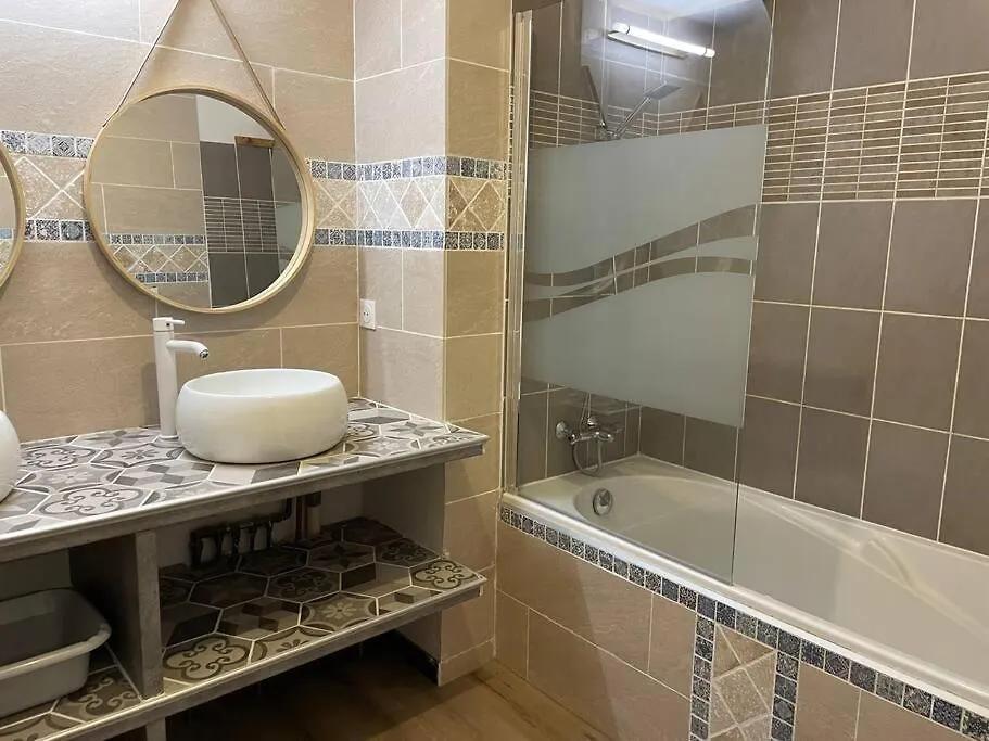 Chez Catherine Tres Beau Logement Tout Equipe Et Proche Des Transports Marseilles 0*,