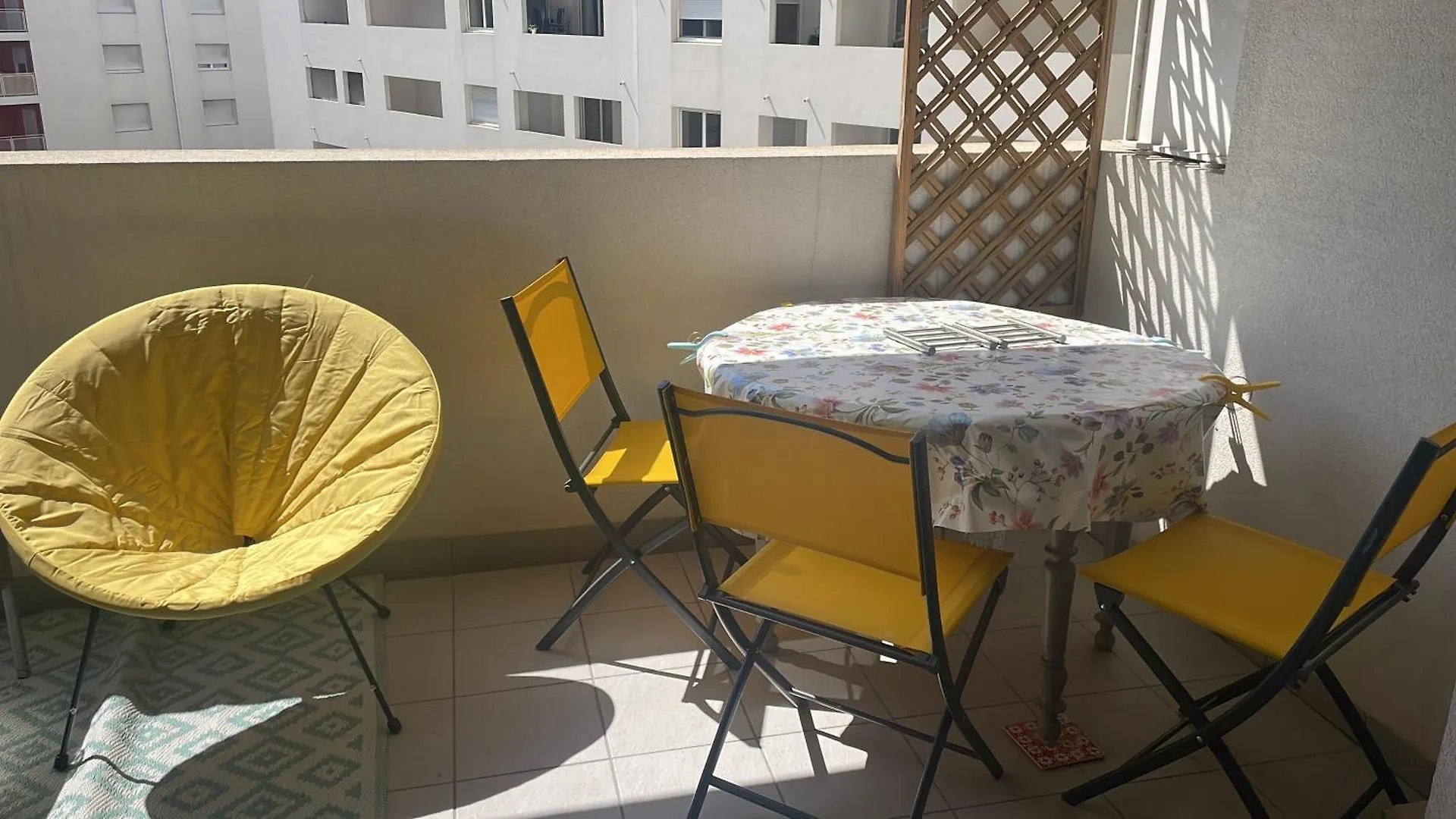 Chez Catherine Tres Beau Logement Tout Equipe Et Proche Des Transports Marseilles 0*,  Frankrijk