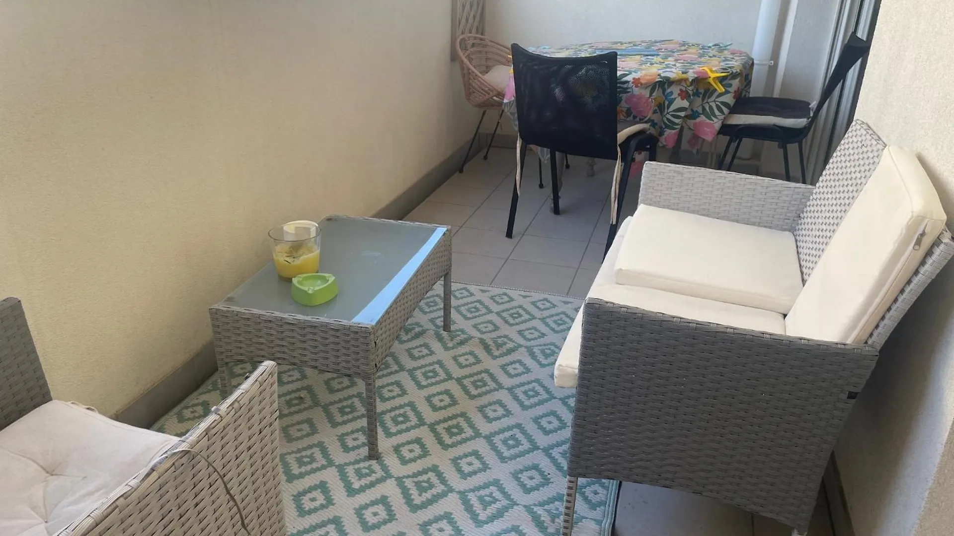 Chez Catherine Tres Beau Logement Tout Equipe Et Proche Des Transports Marseille France